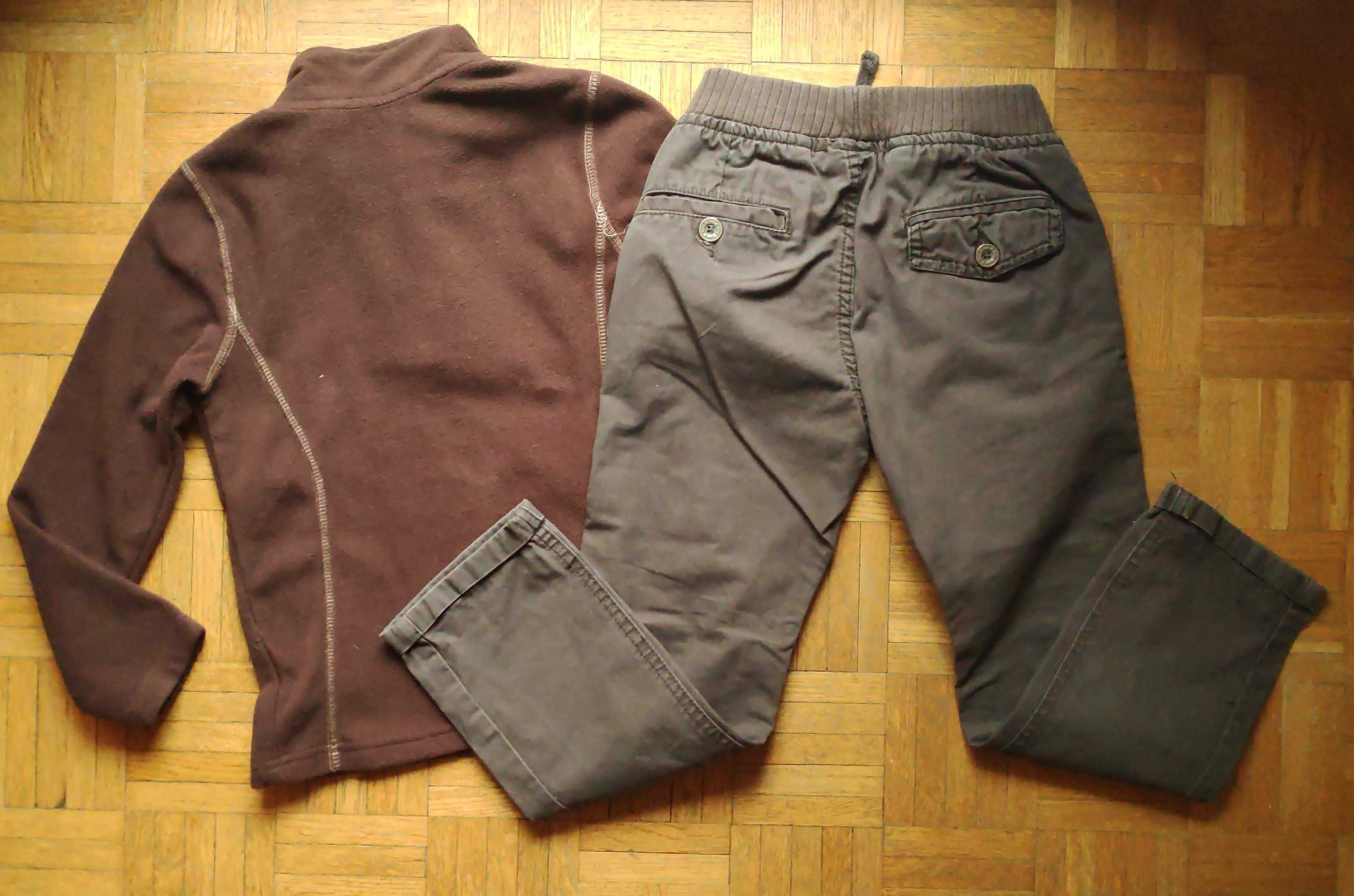 Komplet: szare spodnie Cool Club + brązowy polar, rozmiar 128
