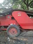 Прес підборщик Massey Ferguson 208