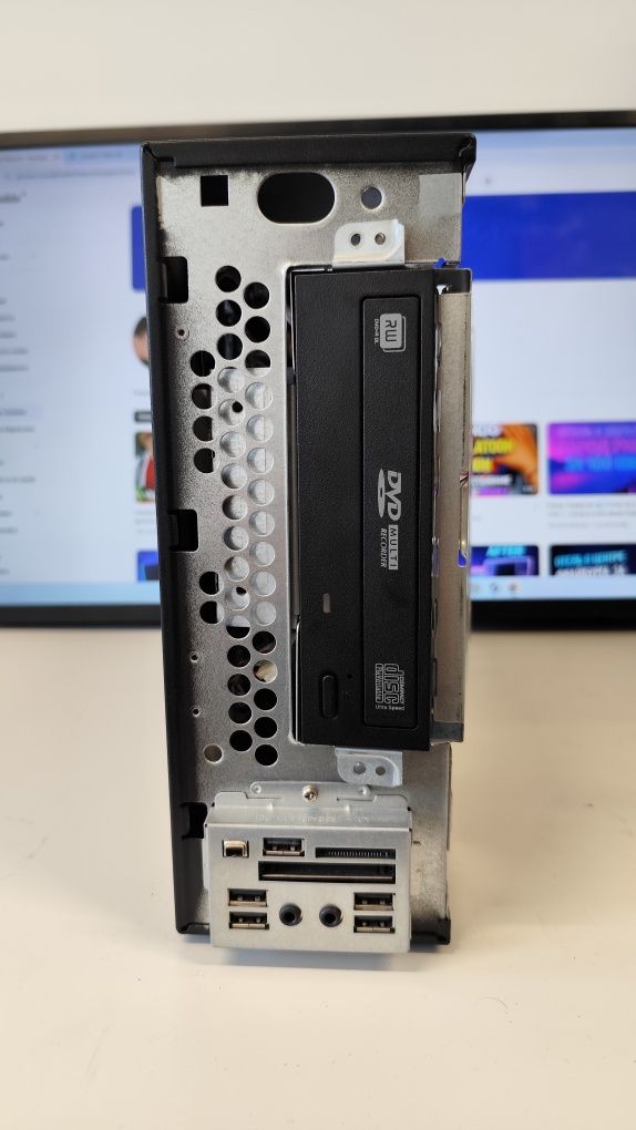 Dell OptiPlex 3050	LGA1151, DDR4 (6-е поколение Intel Core)	2 × DDR4	3