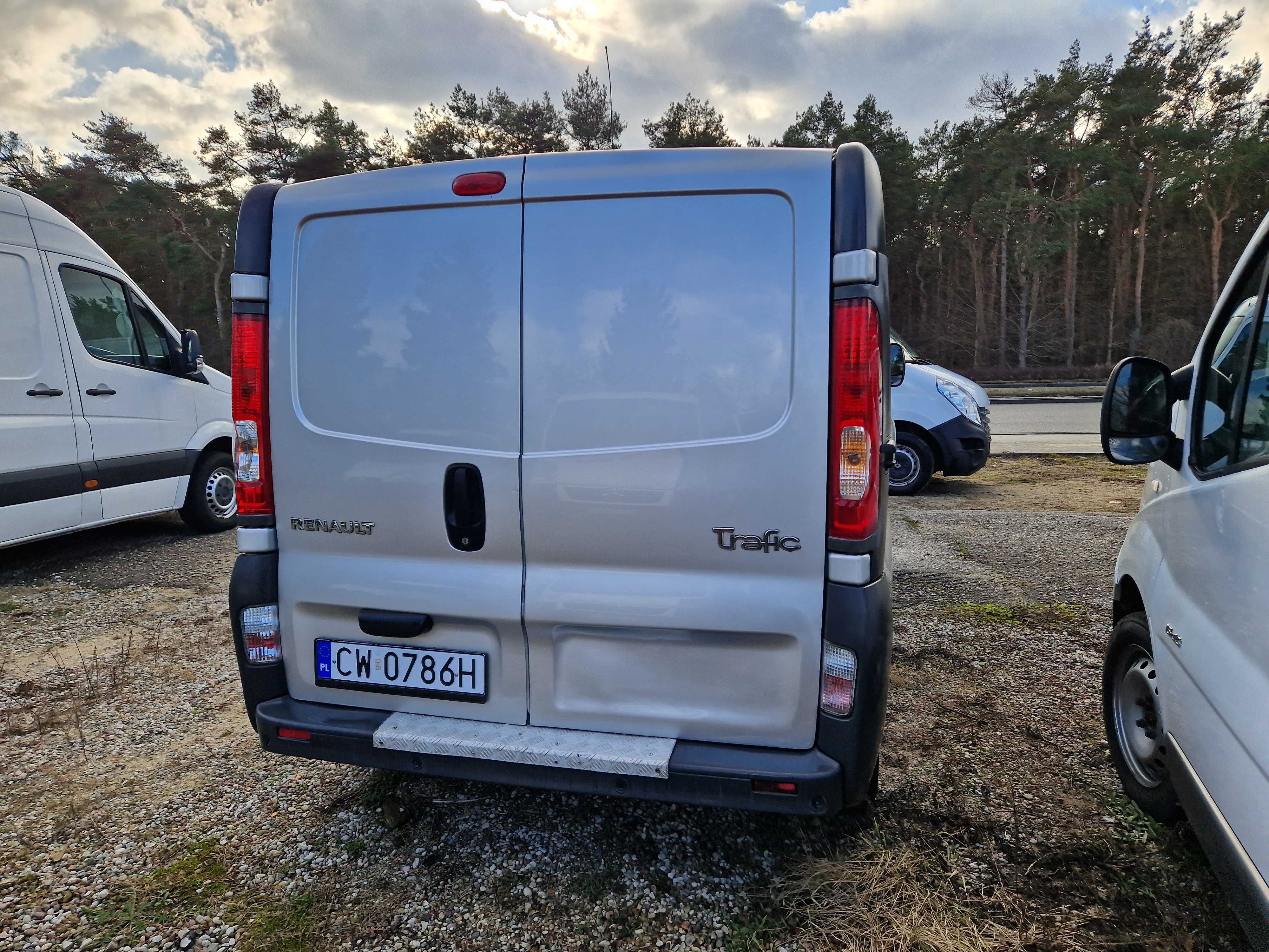 Renault Trafic 2,5 DCI 145KM, 2 boczne drzwi