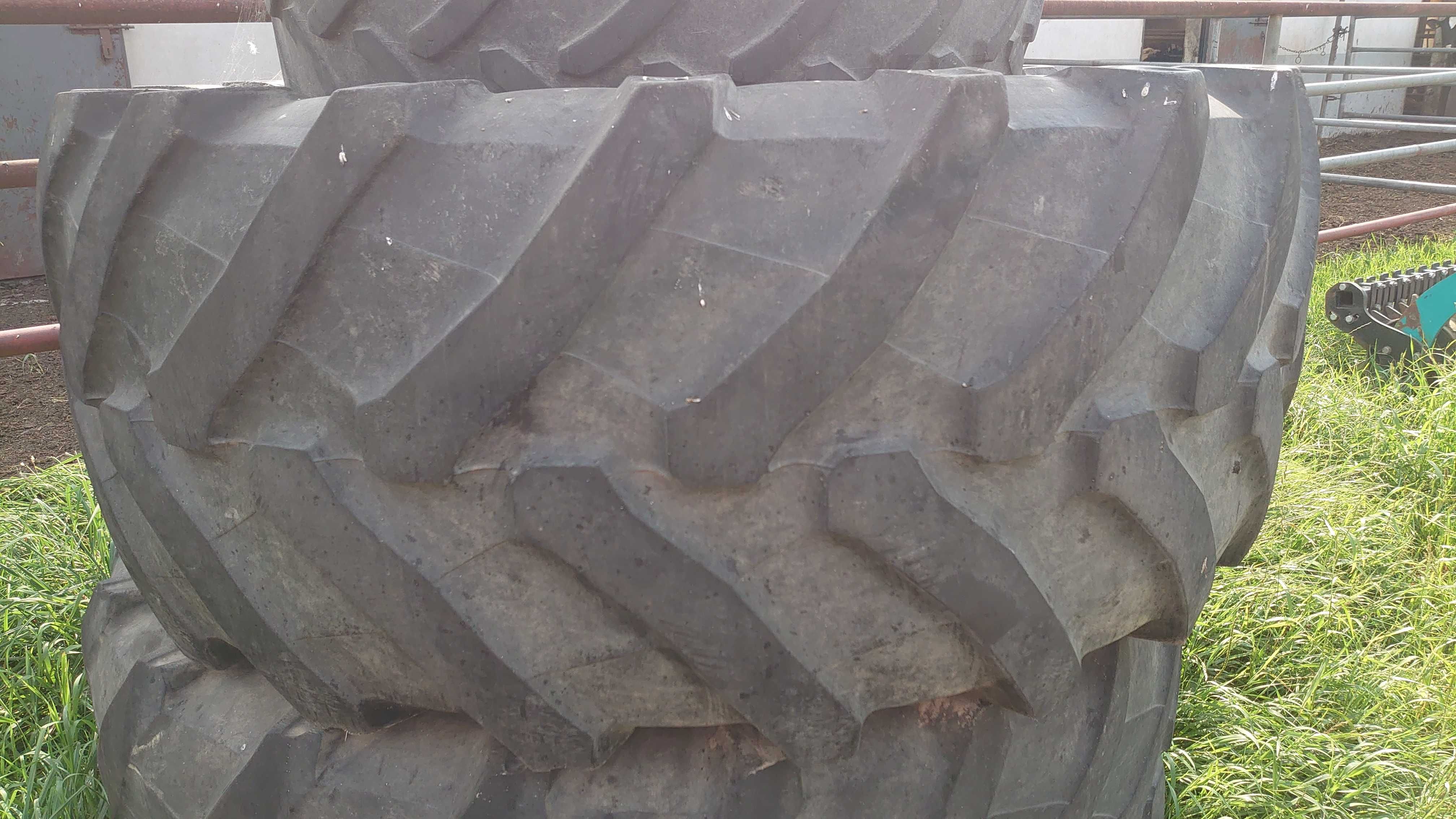 Kpl. Opon rolniczych 600/70r30 tył 710/70r38