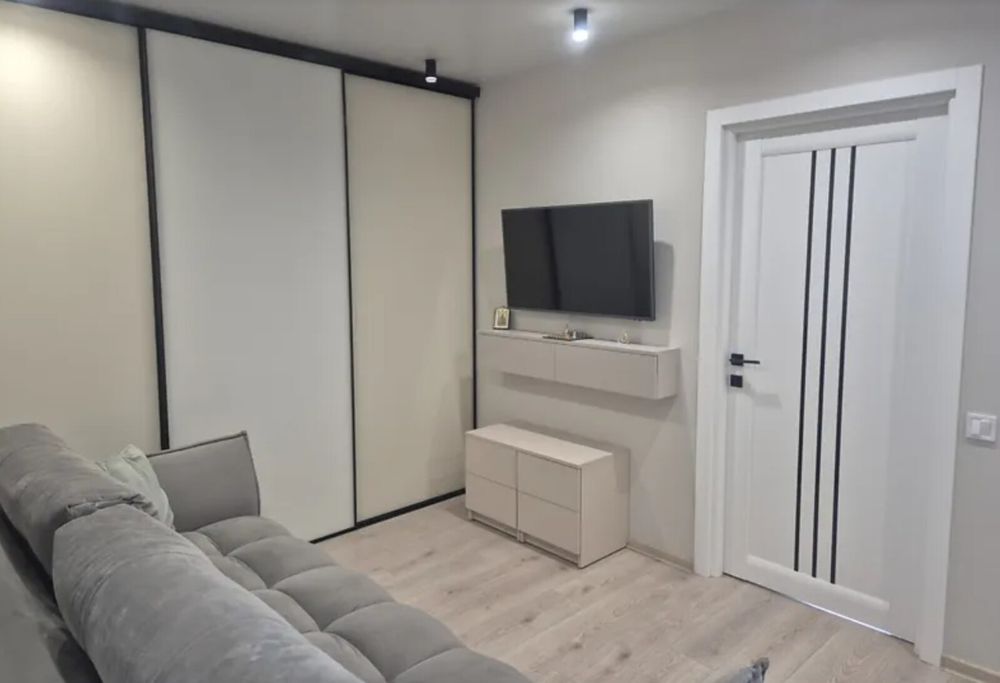 Продаж 1к квартири 43 кв. м на вул. Лепкого Богдана