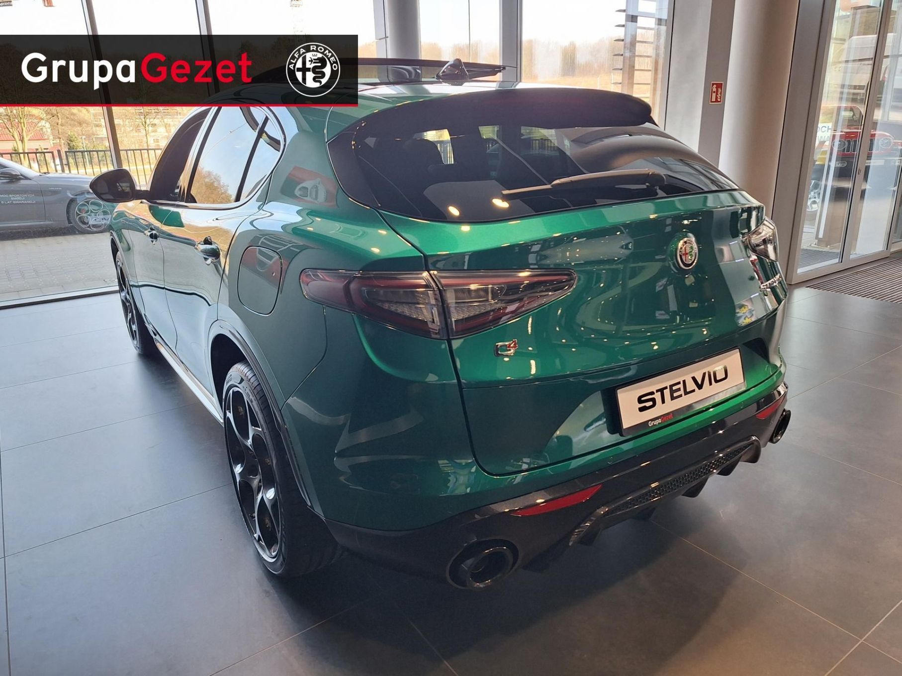 Alfa Romeo Stelvio Veloce 280KM AT8 Q4 Szklany dach Felgi 21"