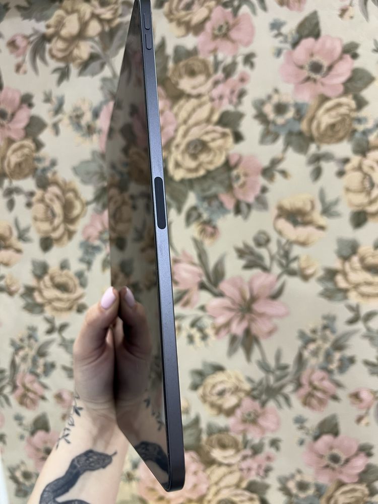 Apple iPad Air Wi-Fi 64GB Space Grey