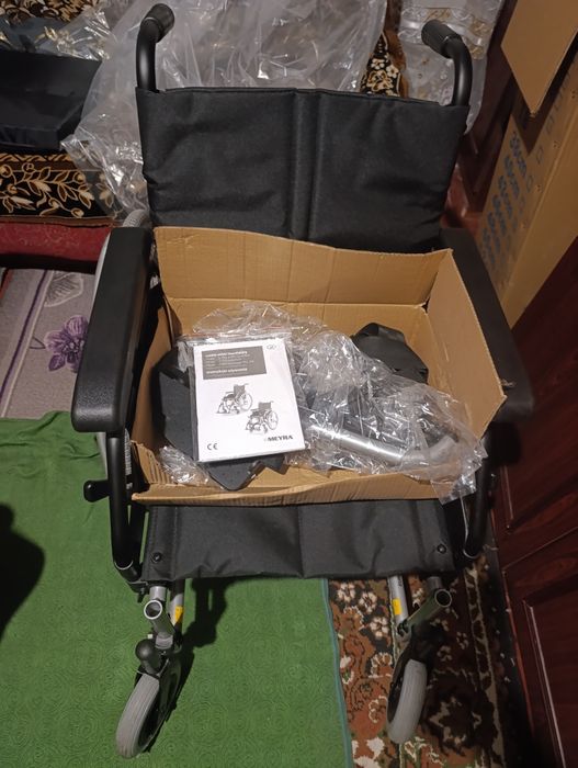 Продаю нове крісло колісне