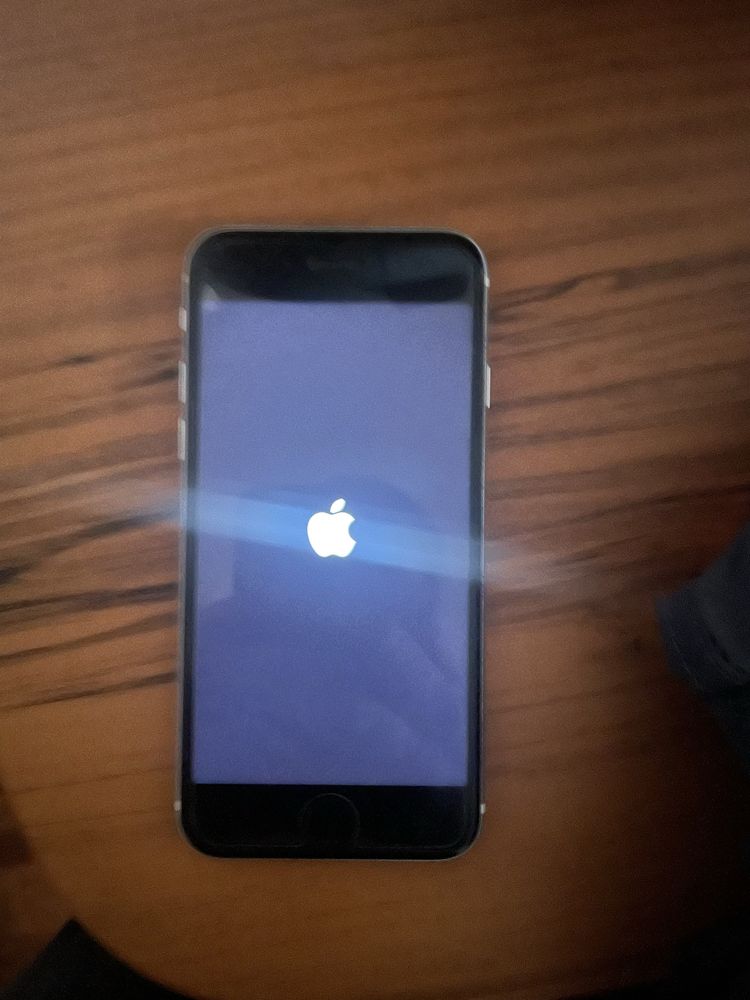 Iphone se 2020  em belissimo estado