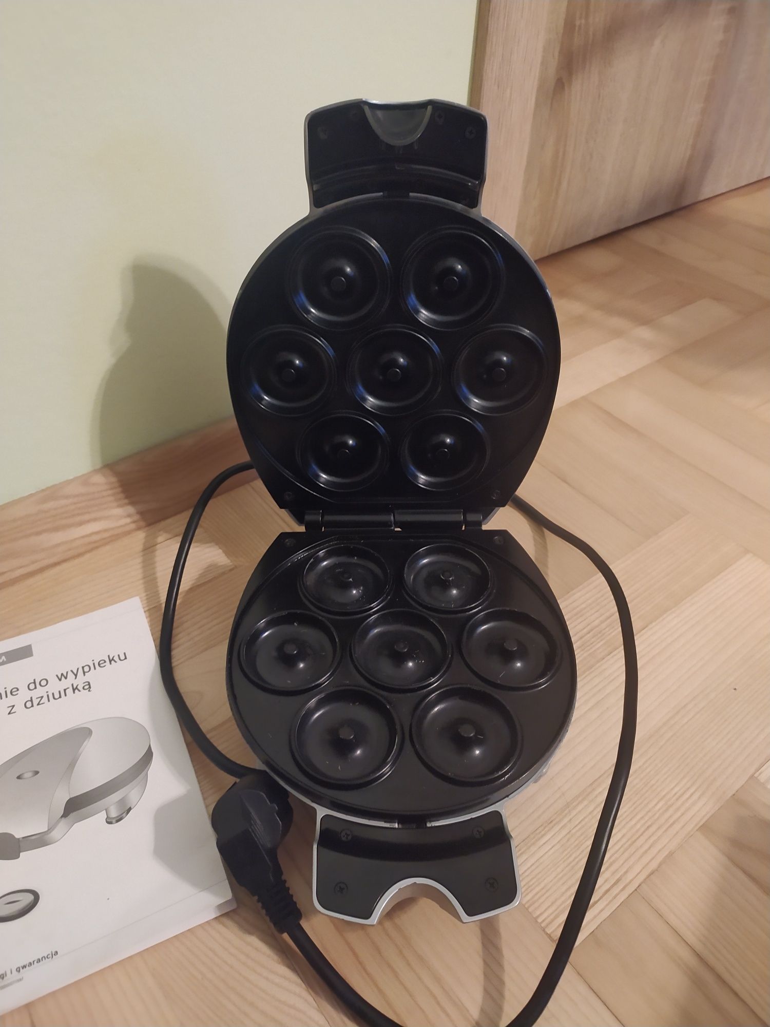 donut maker - maszynka do pączków typu donut -ciasteczek gofrów oponek