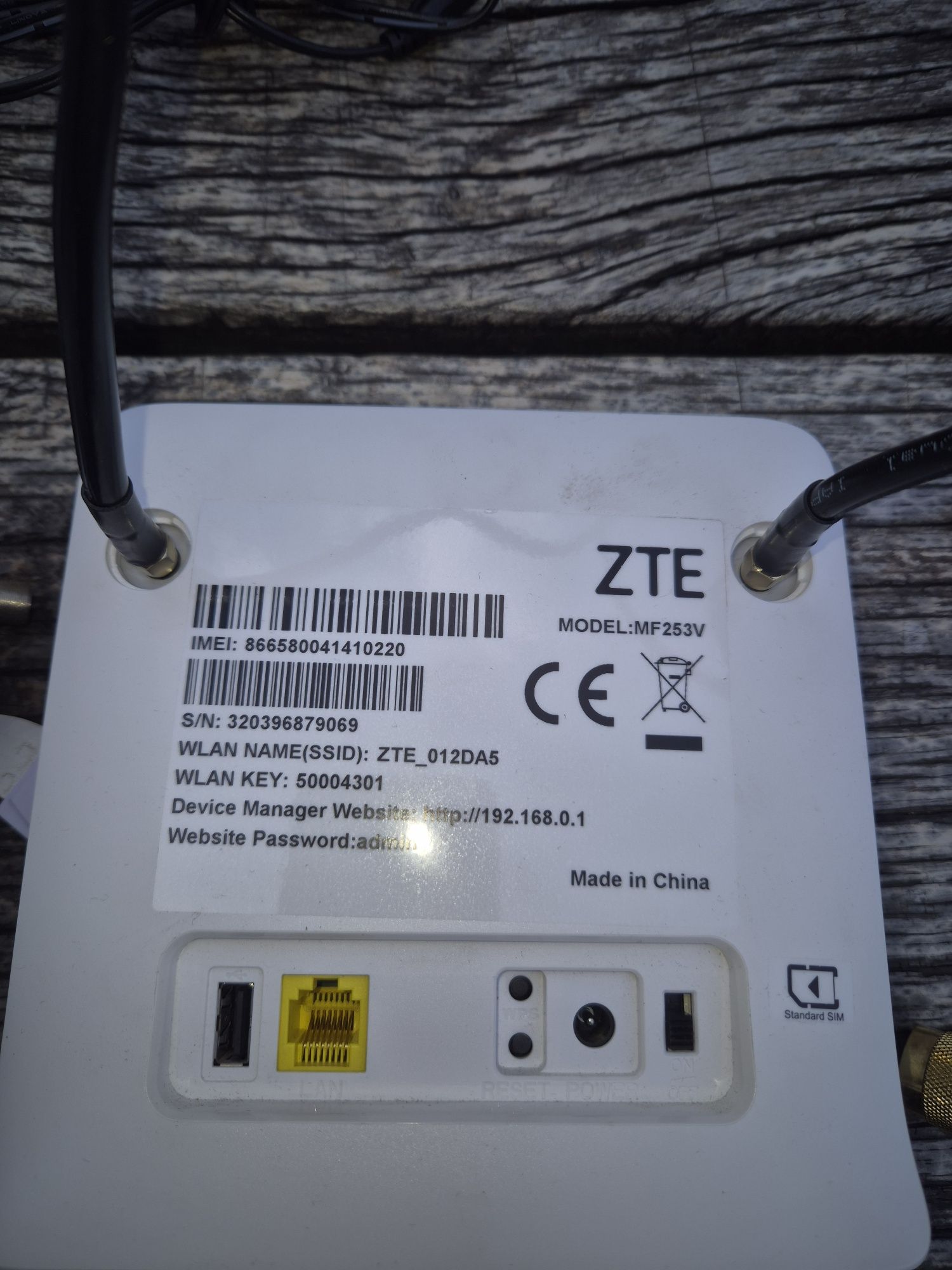Antena LTE zewnętrzna plus router ZTE