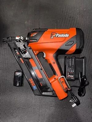 Paslode 360Xi 2.1Ah 7.4V akumulatorowa gwoździarka ramowa z ładowarką