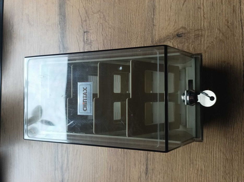 Pudeło na dyskietki 3,5" z epoki - RETRO / z zamkami / dwa kluczyki