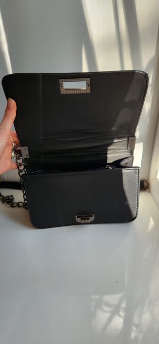 Продам чорну маленьку сумку