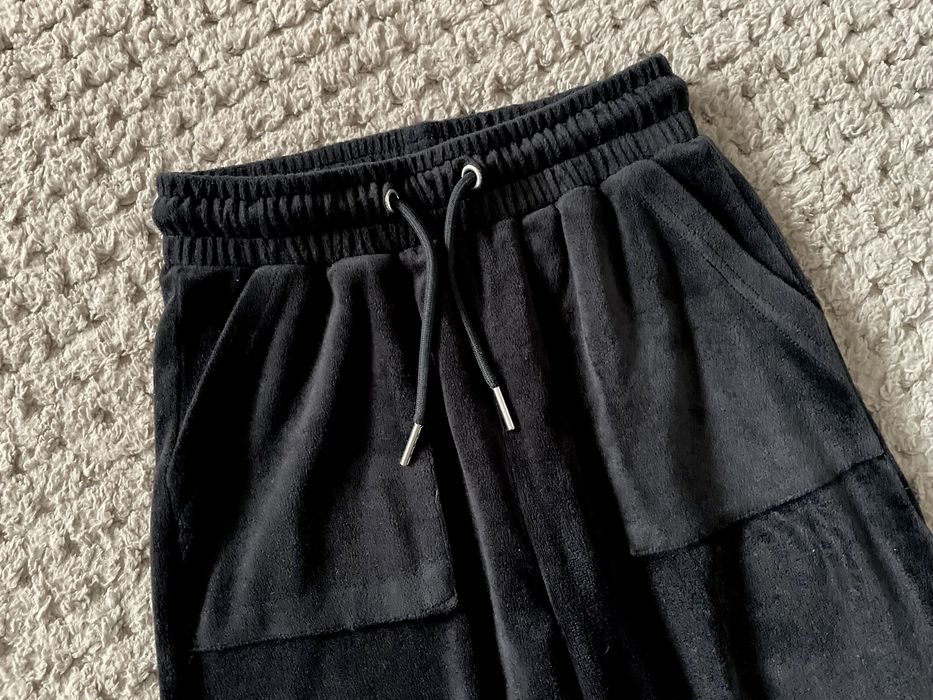 #2 Czarne spodnie welurowe dla dziewczynki r. 134