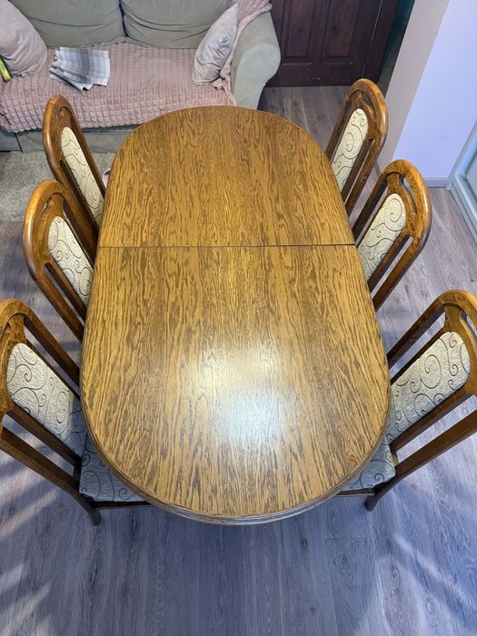 Stół oraz 6 krzesel