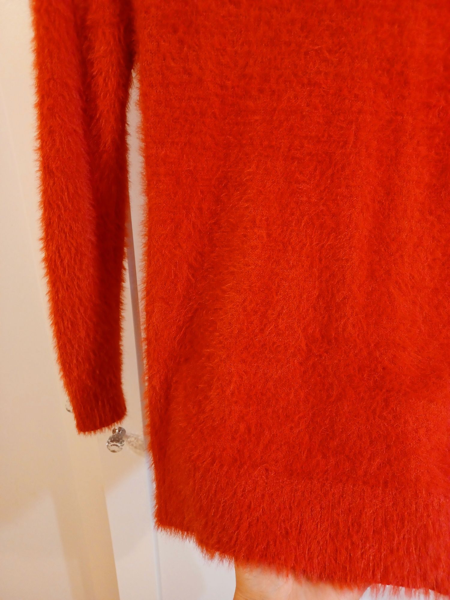 Swetr swetrek futrzak L czerwony damski
