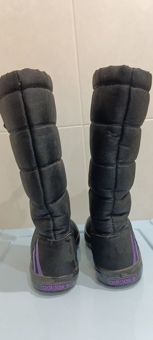 Жіночі зимові чоботи adidas