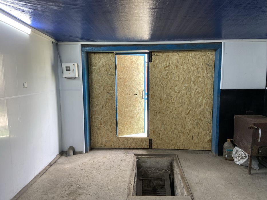 Продам гараж р-он,атобазар,ціна договірна.