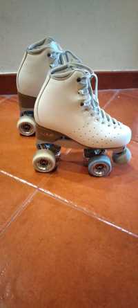 Vendo patins para competição