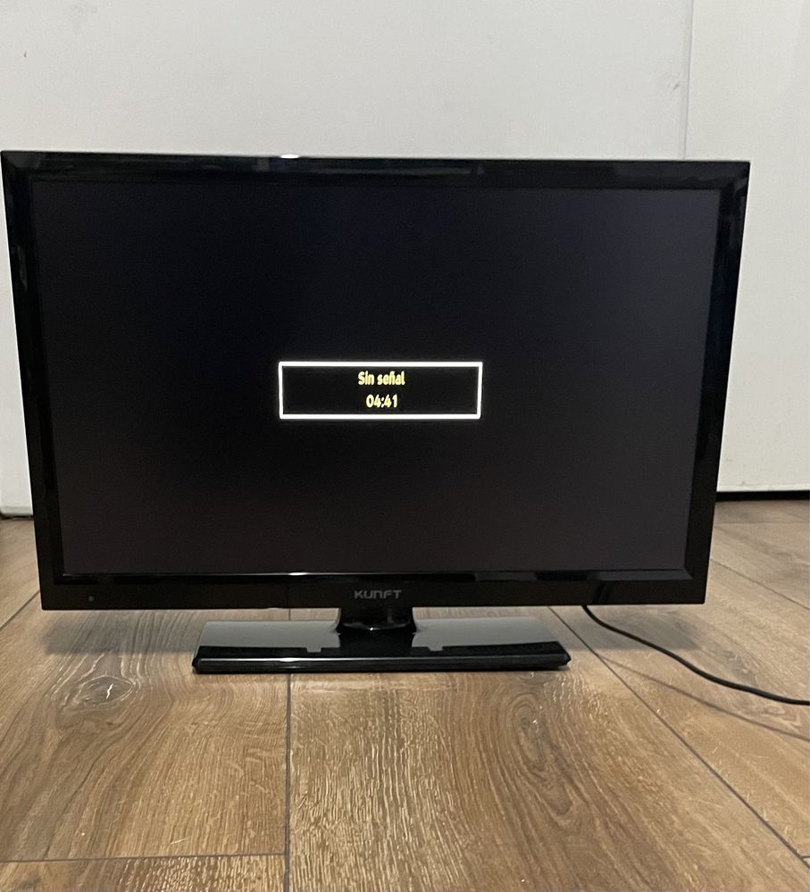 TV LCD 19’ KUNFT com comando