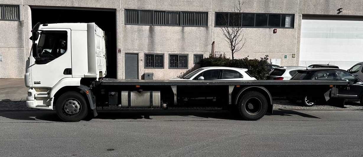 Camião DAF LF280