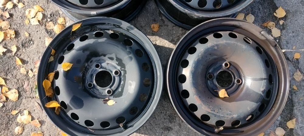 Felgi stalowe do Renault 61/2J R15 ET 45 4*100 z zapasowek