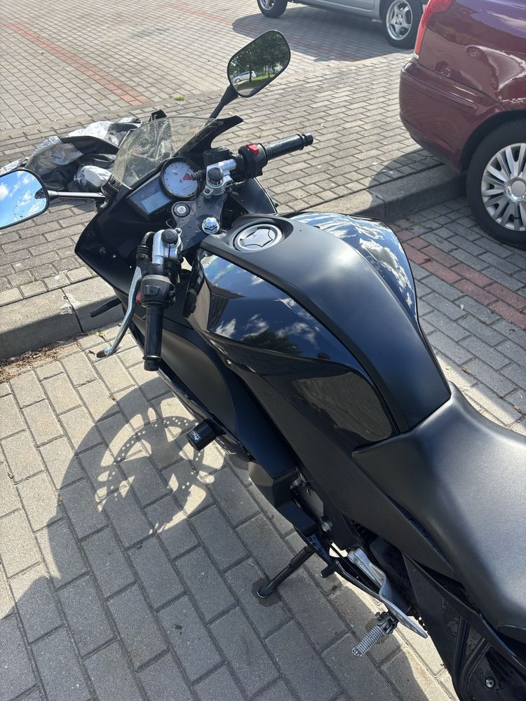 Motocykl yamaha yzf r