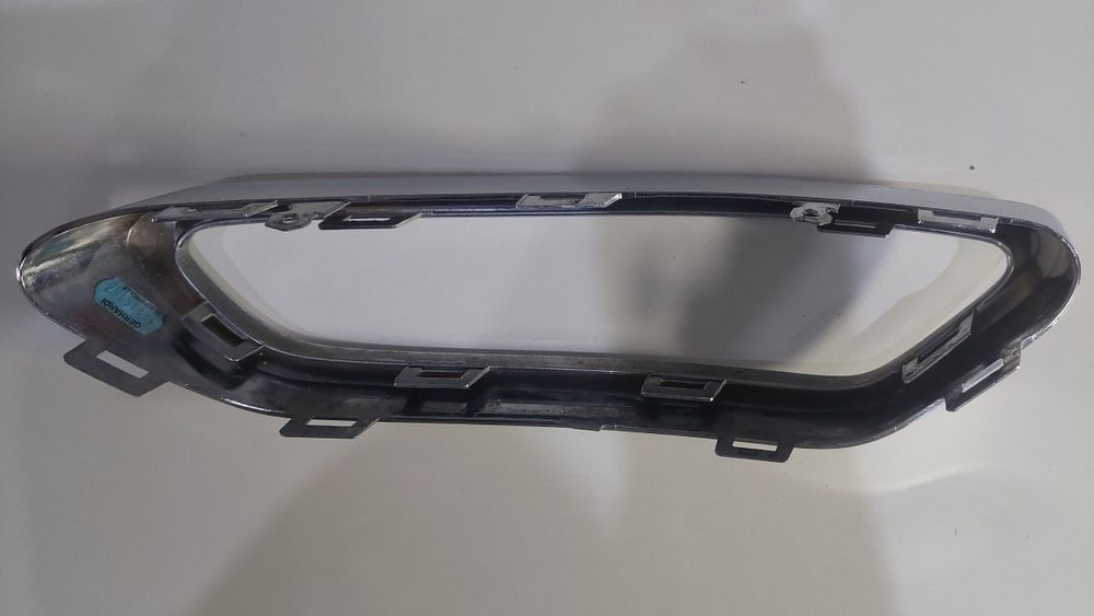 Rama atrapa zderzaka VW Passat B8 prawa tylna  chrom