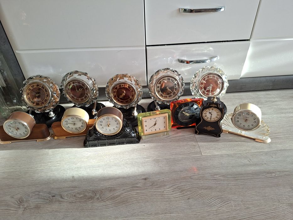 Zegar Majak  różne widoczne na zdjęciu