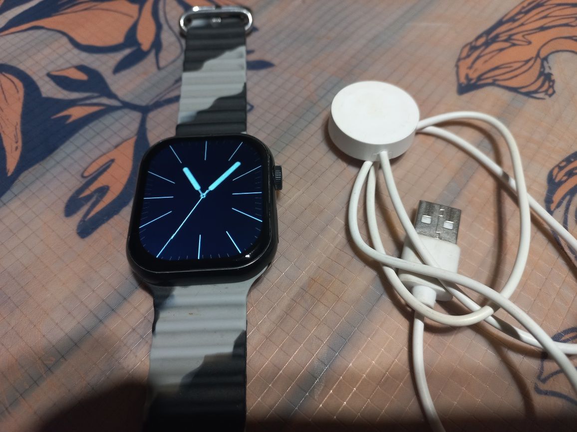 Смарт-часы Apple Watch 9 б/у