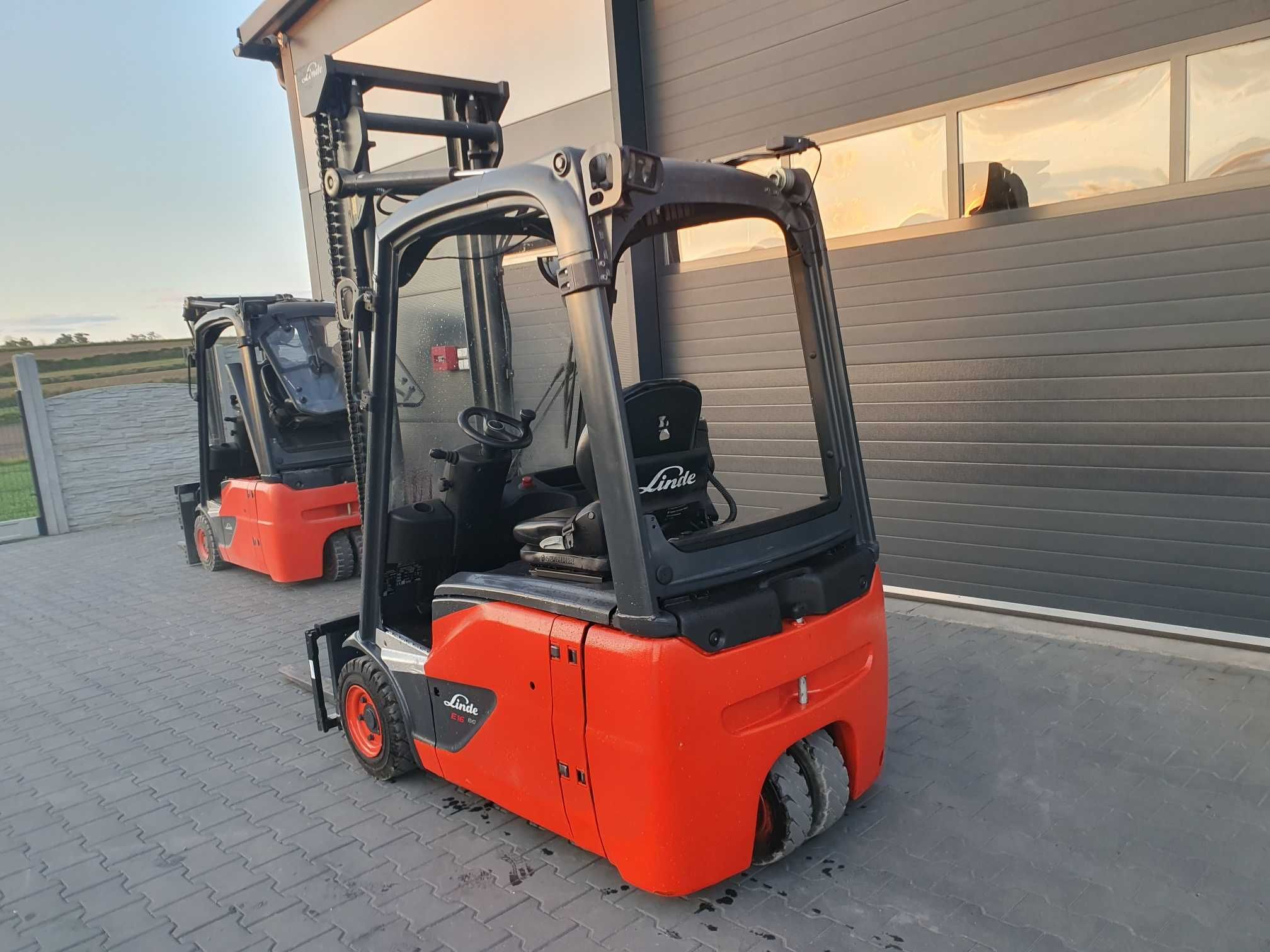 LINDE E16 Wózek widłowy trójkołowy 48V , E14 E18 E20 E12