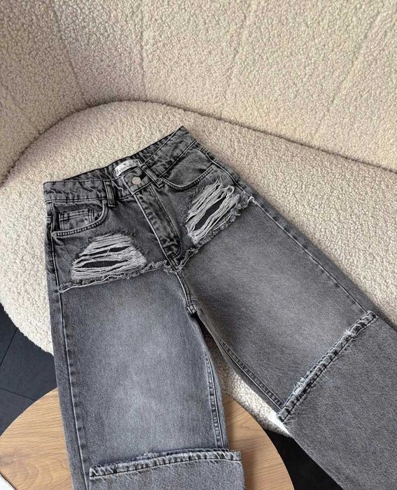 Джинси з потертостями
