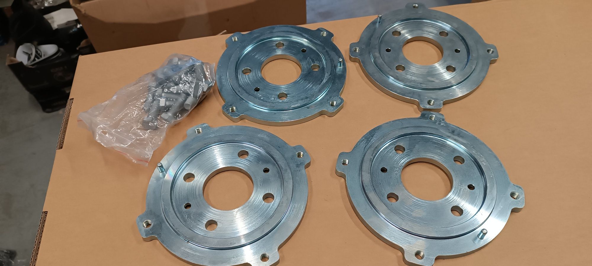 Fiat 126p adaptery z felg nowego typu na cytrynki tuning wsteczny nowe