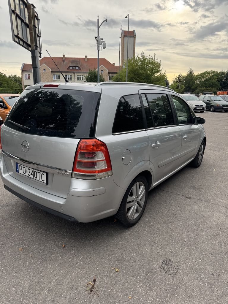 Zafira 2009r 1.9 Automat 7 osób
