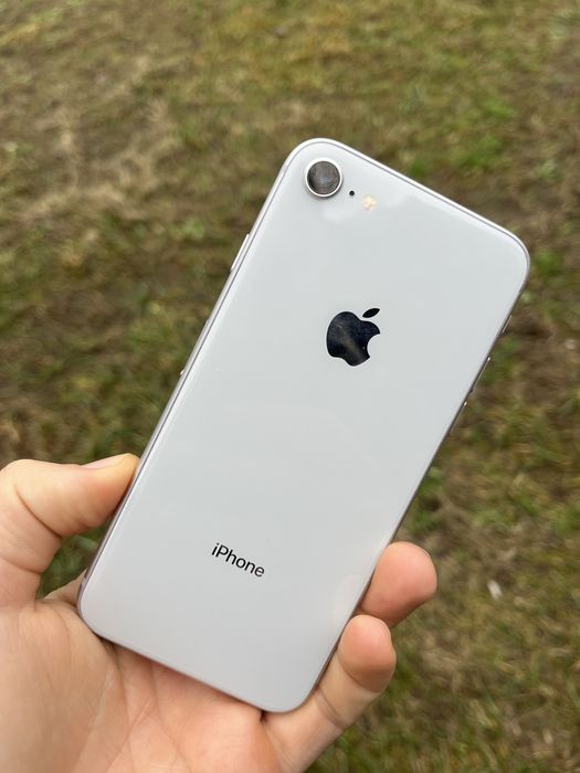 Продам Iphone 8 64gb