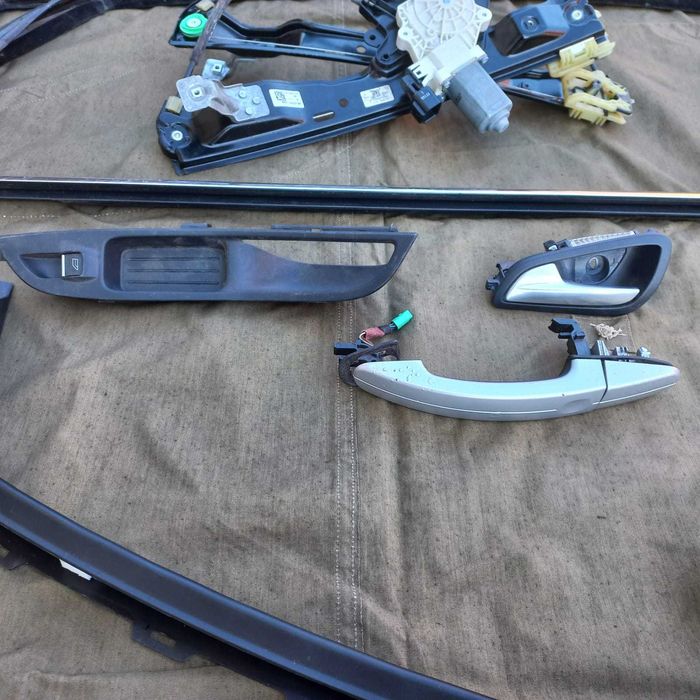 Зовнішня ручка водійських дверей з безключовим доступом FORD FOCUS 3