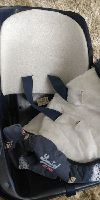 Автокрісло, переноска для дітей