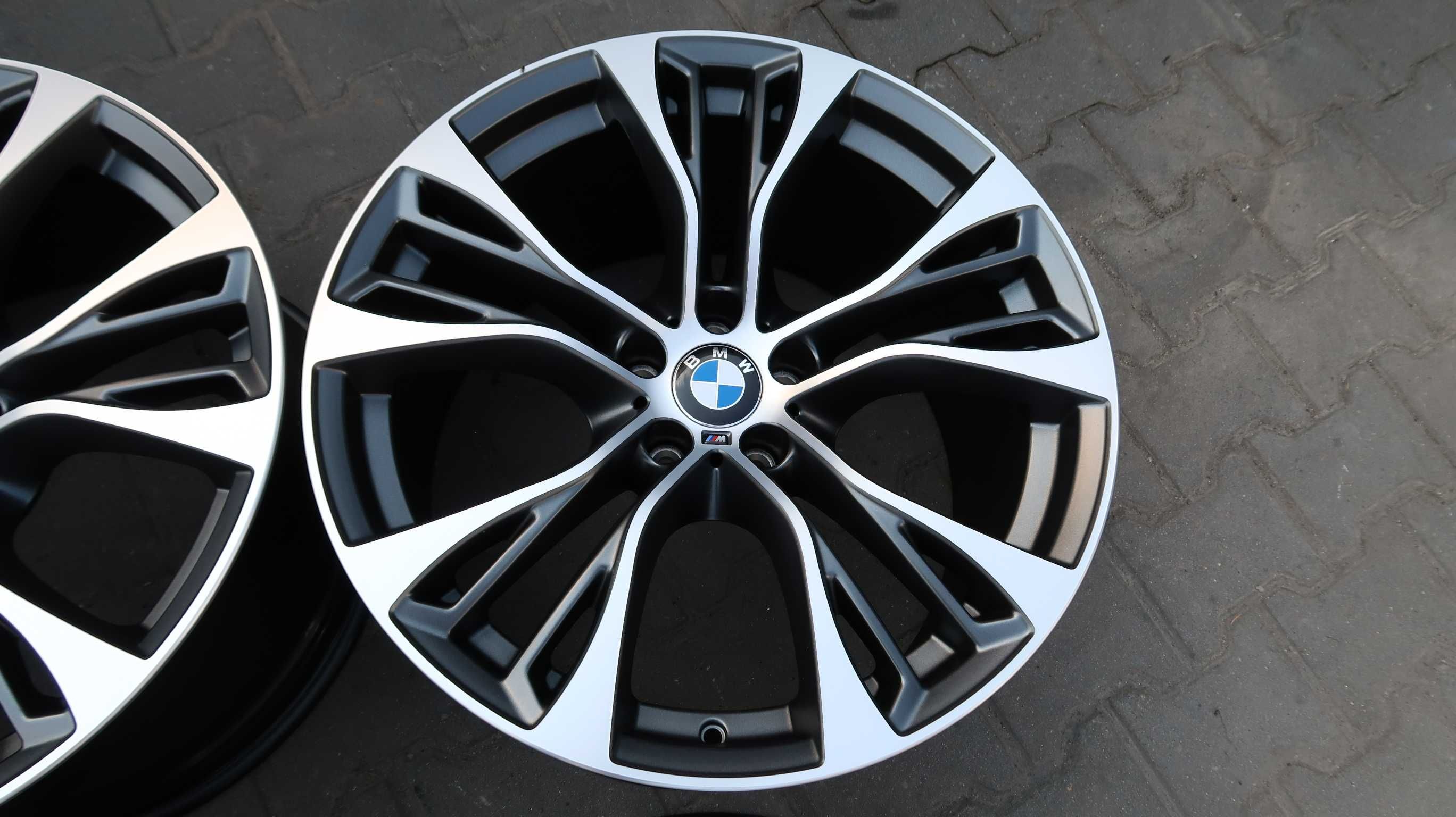 Felgi BMW X5 X6 F15 F16 21'' NOWE!!! M550D