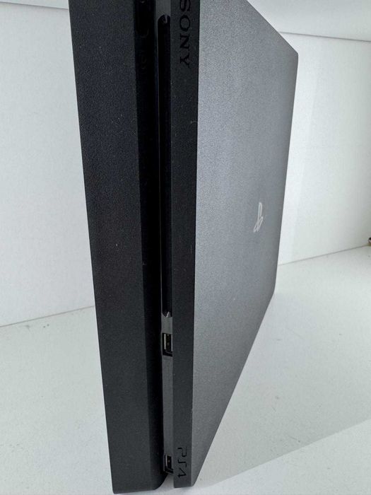 Konsola PS4 Slim 500GB /2x pad/gry/kabel