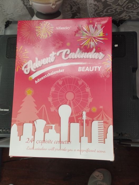 Adwentowy kalendarz zestaw kosmetyków beauty