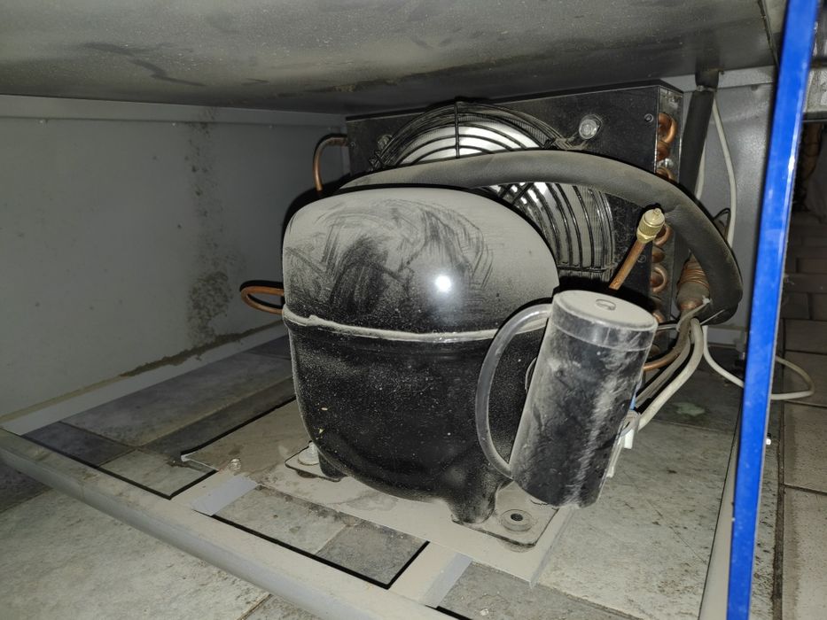 Холодильна вітрина