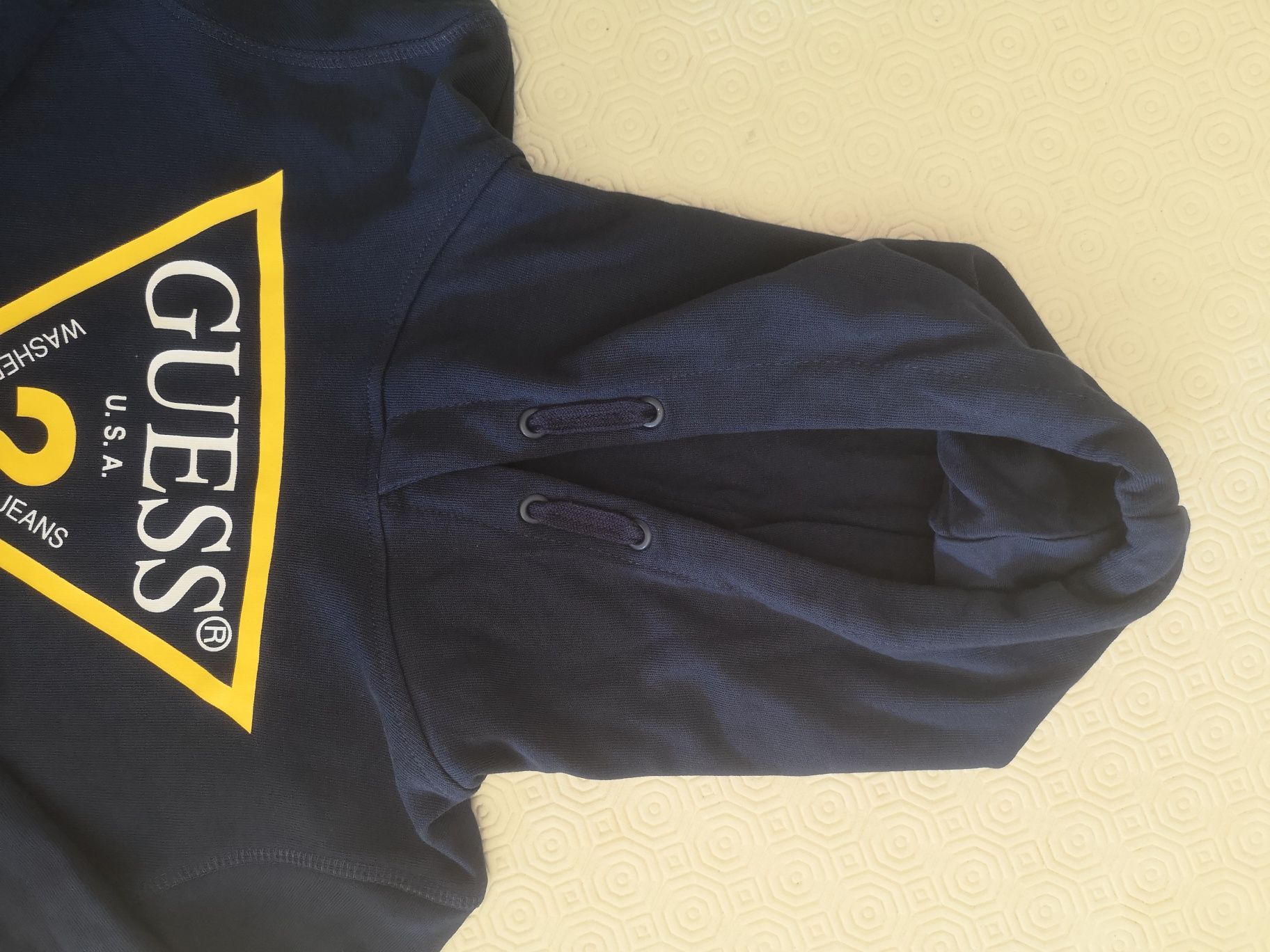 Sweatshirt GUESS manga comprida
