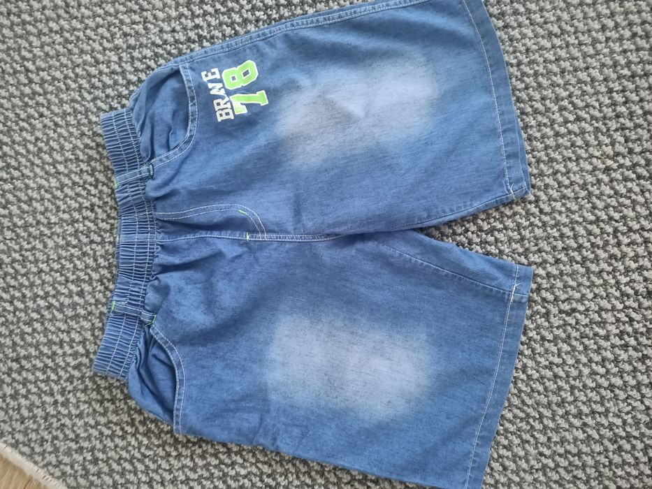 Spodenki z cienkiego materiału 134