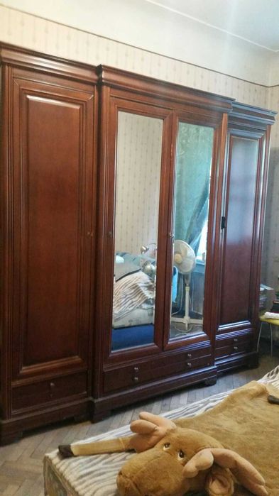 Продається. Румунська шафа Elegance
