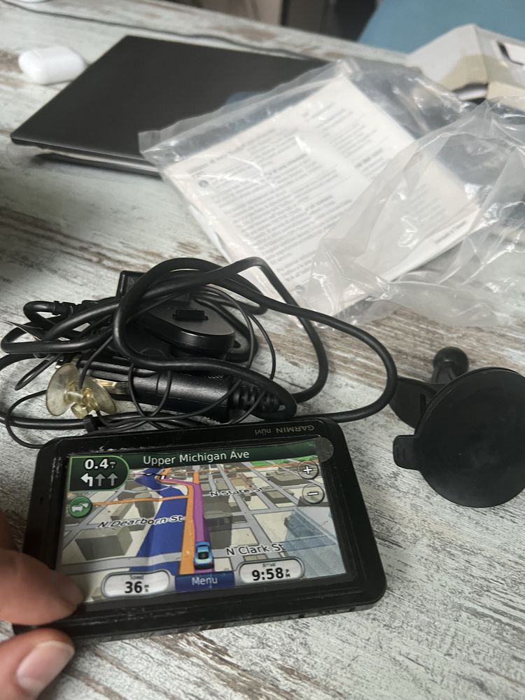 GPS-навигатор Garmin 765T