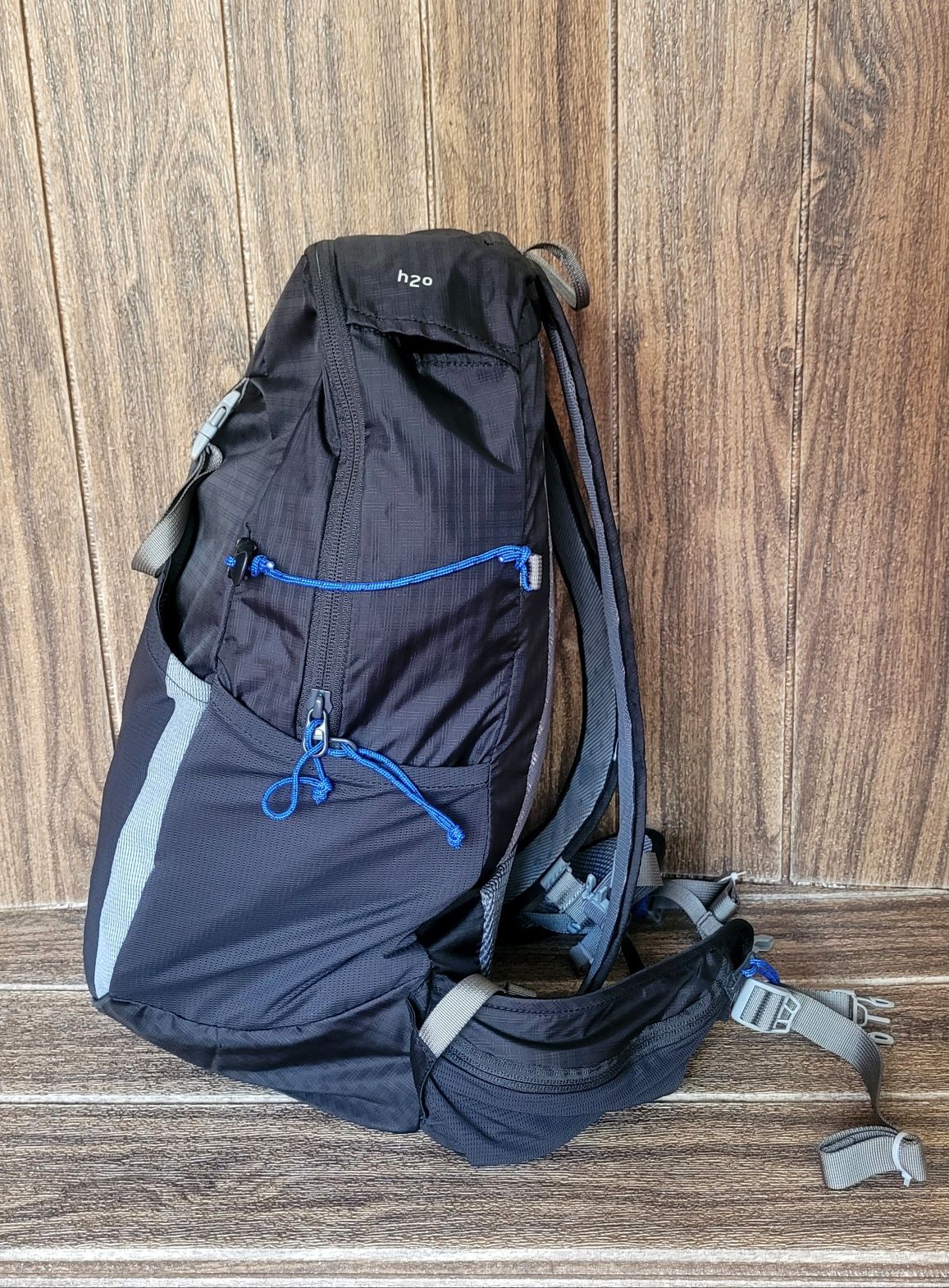 Plecak Asivik trekkingowy wycieczkowy sportowy podróżny pojemny 18 18l