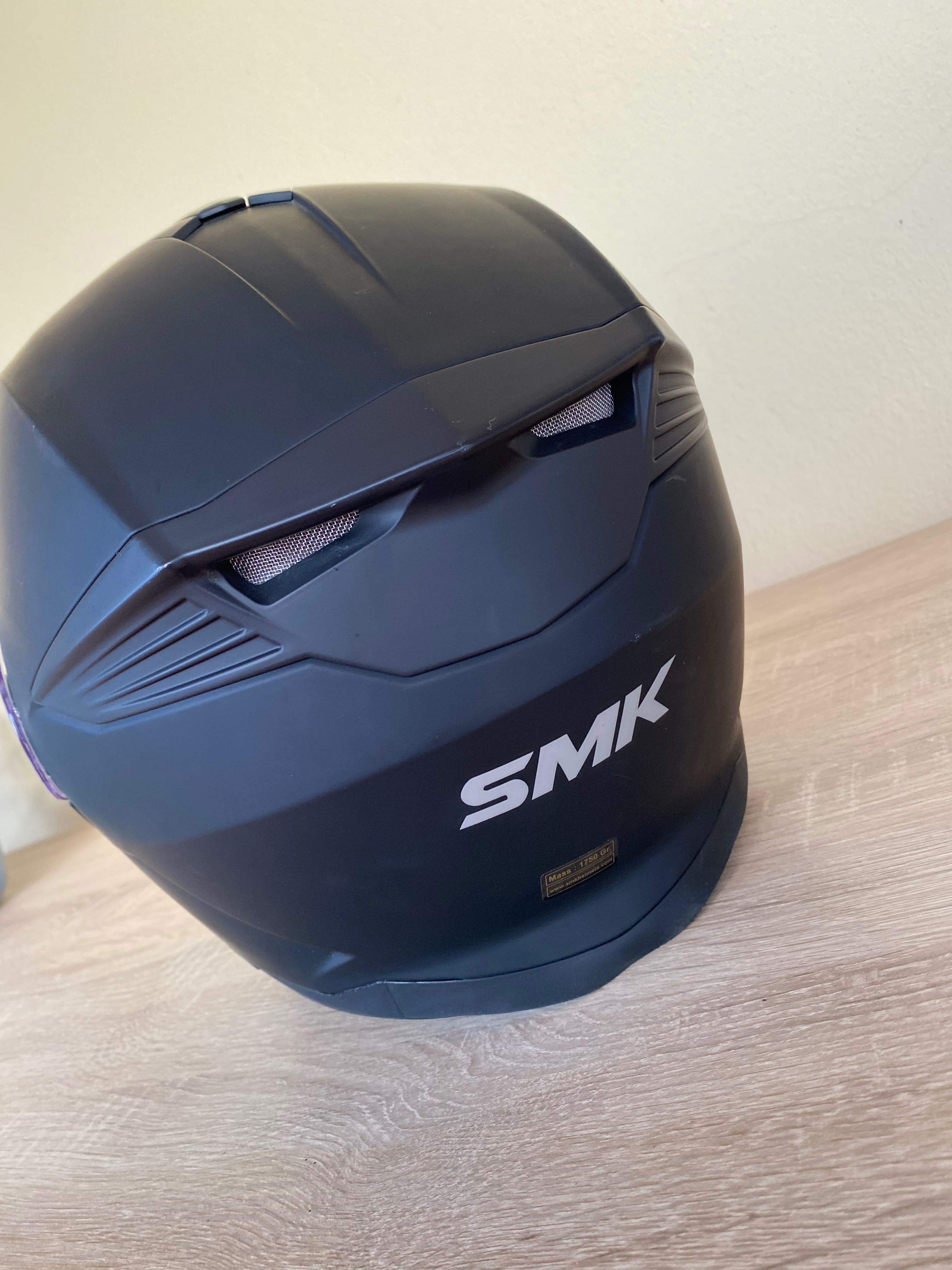 Capacete SMK novo