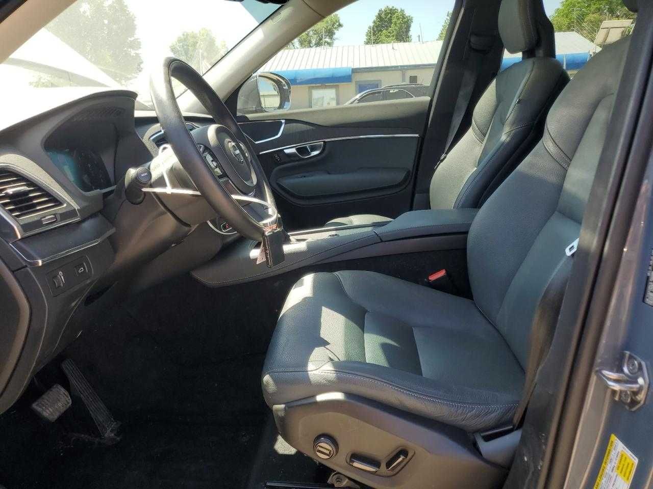 VOLVO XC90 T6 Momentum 2020 Року