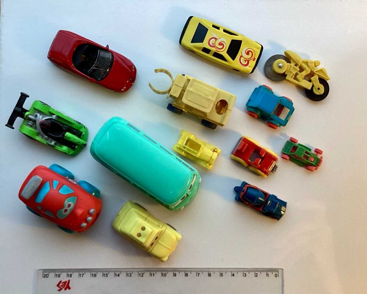 Машинки різні і Тачки из Happy Meal журнал Cars McDonald`s 2006