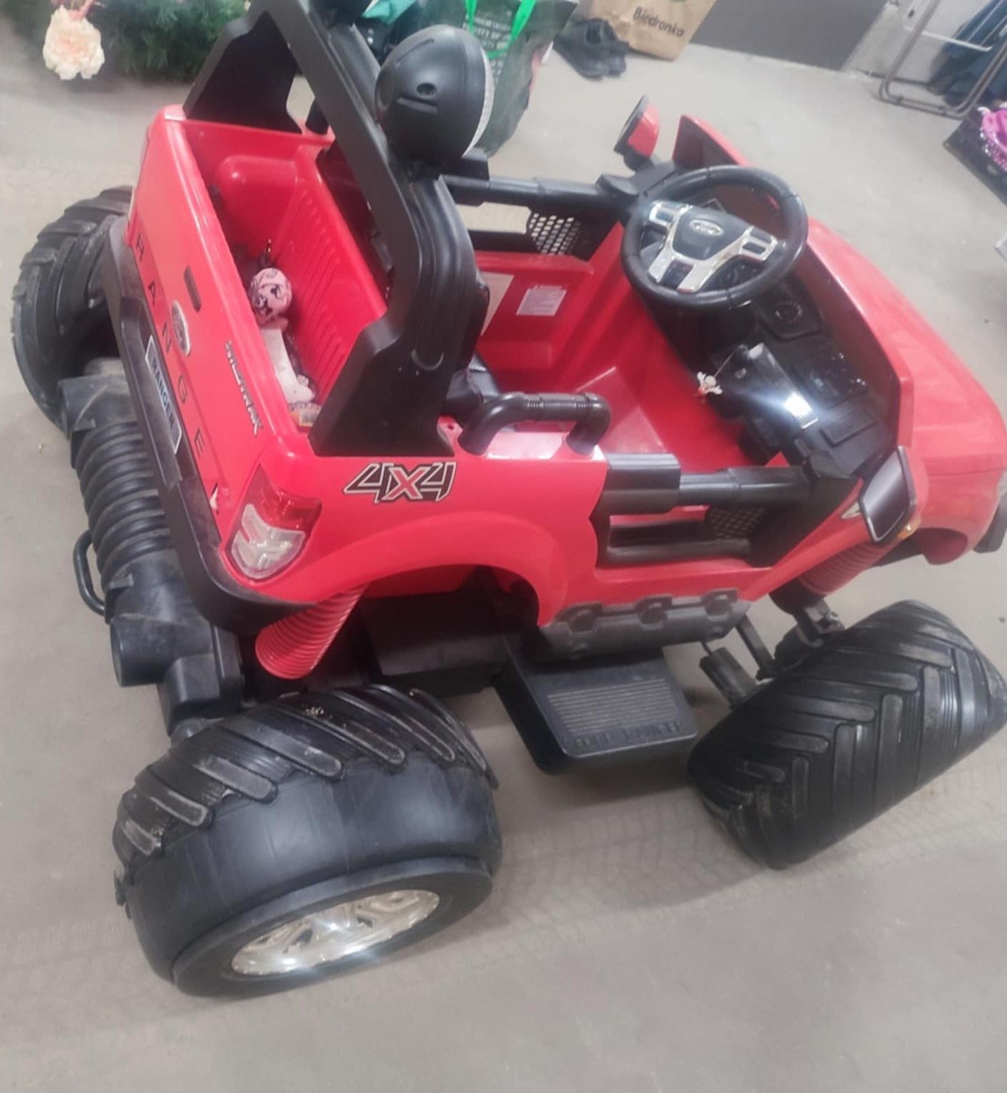 Ford monster truck jeep