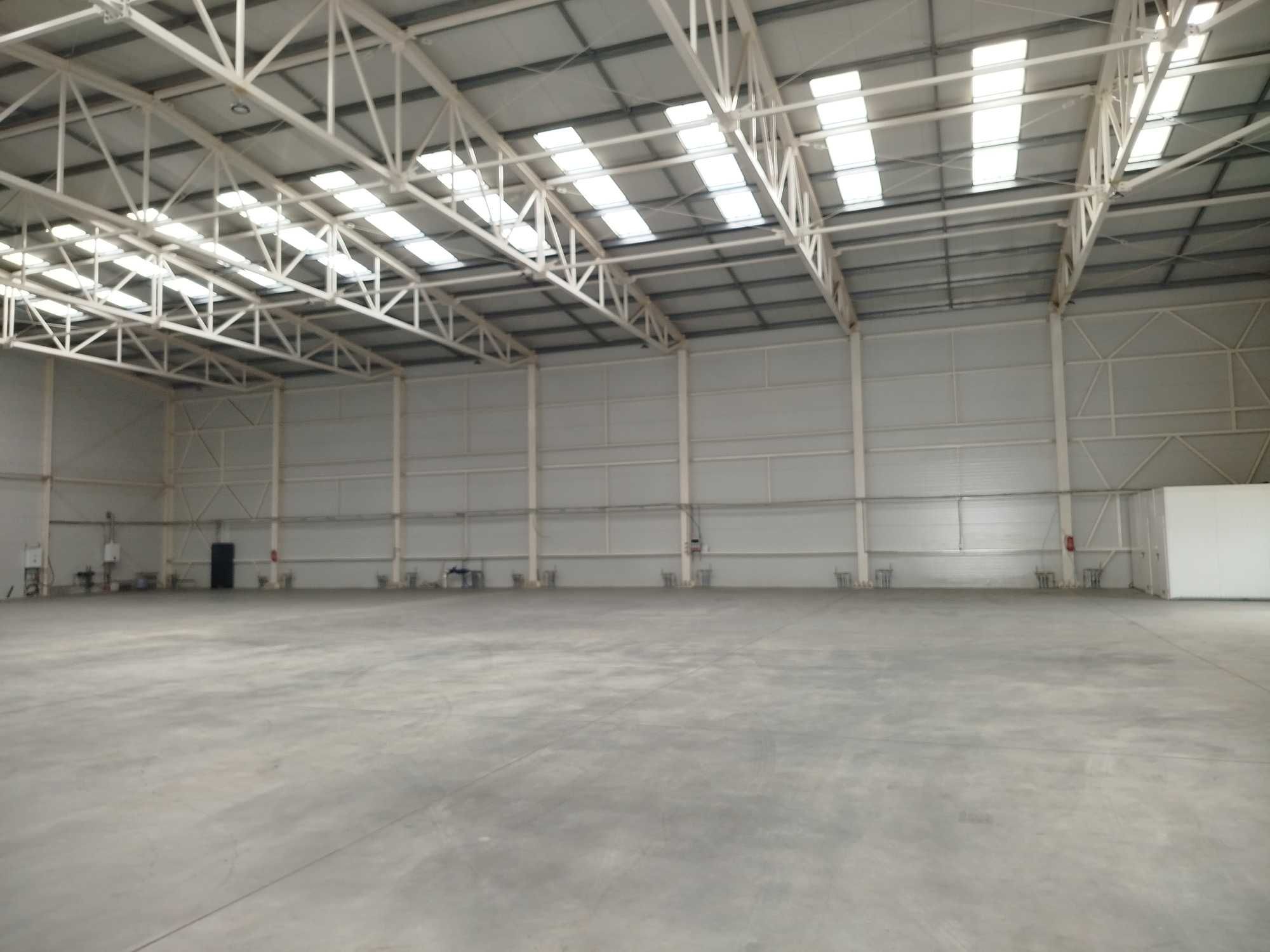 Hala produkcyjno-magazynowa 1440 m2 na wynajem blisko AOW