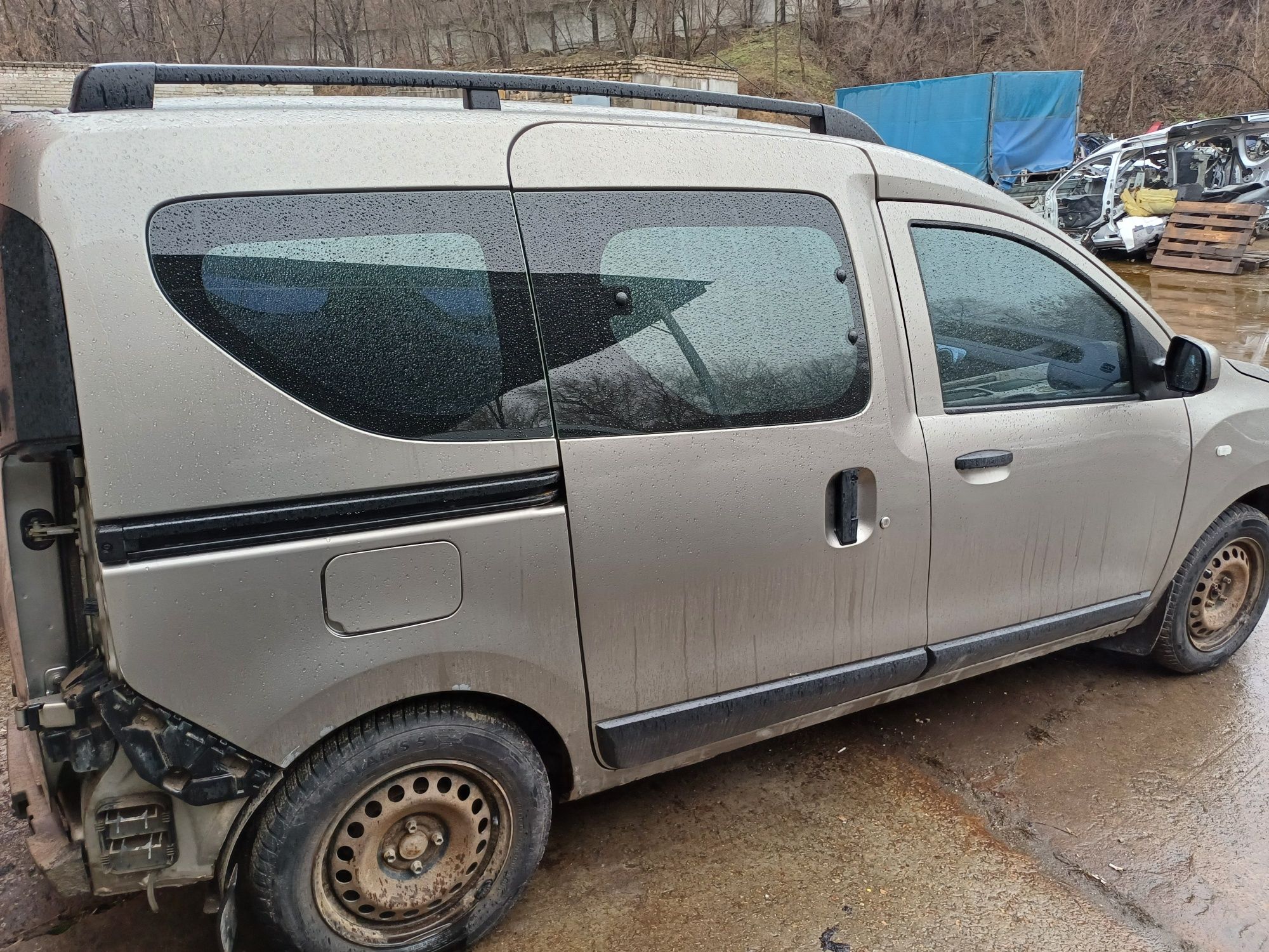 Двери Renault Dokker пассажир дверь передняя задняя боковая